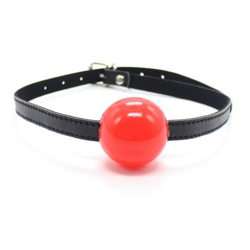 Szájpecek piros gumigolyóval.