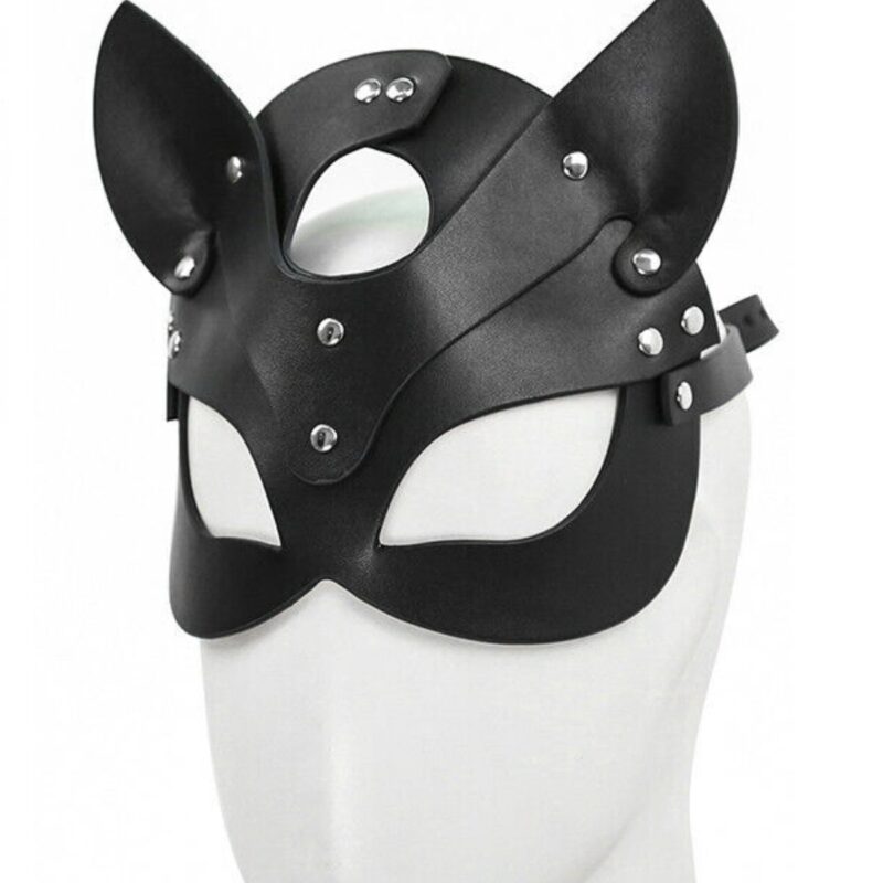 Cicamaszk,vegan bőr,fekete,szegecses. Fekete