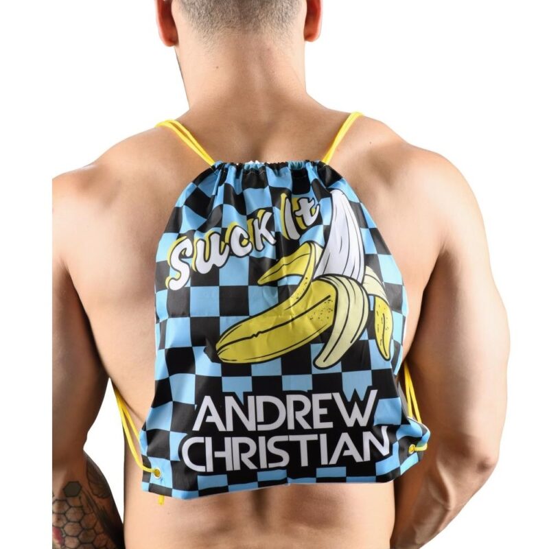 Hátizsák- Suck it felirattal.