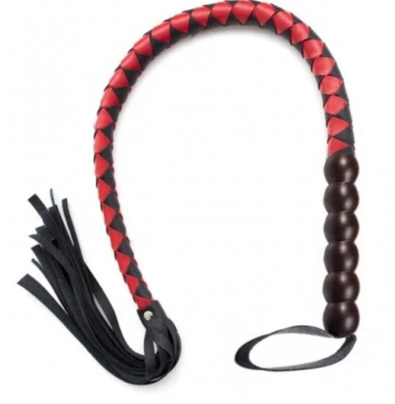 Riga fonott ostor piros-fekete.