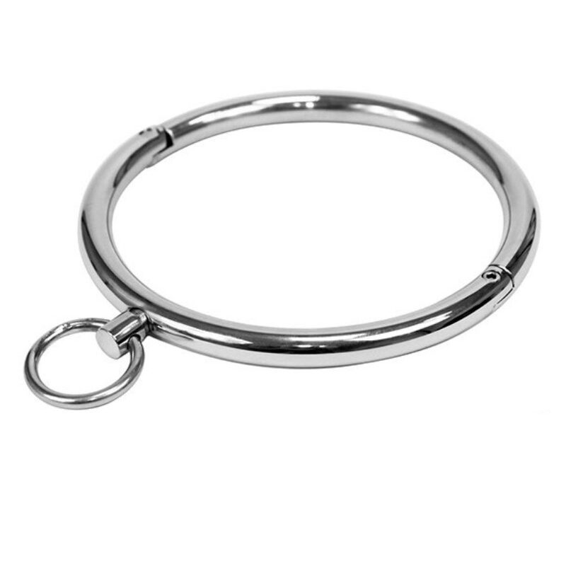 Kerek acél nyakörv karikával. Belső átmérő:10.5cm