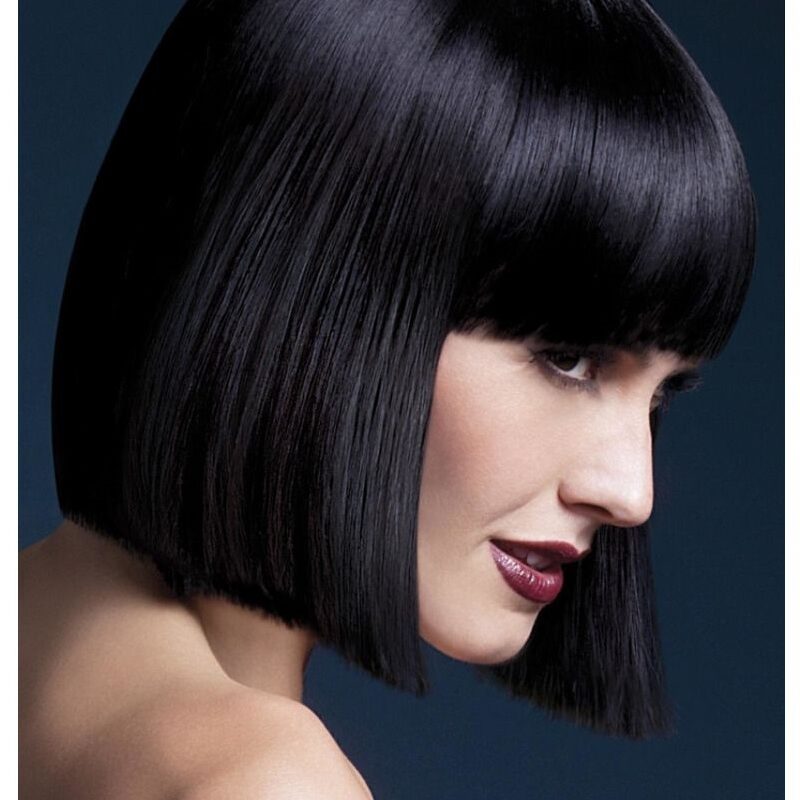 Lola fekete paróka.