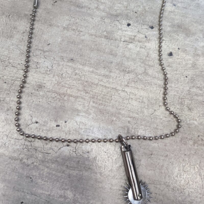 Acél szélkerék nyakláncon