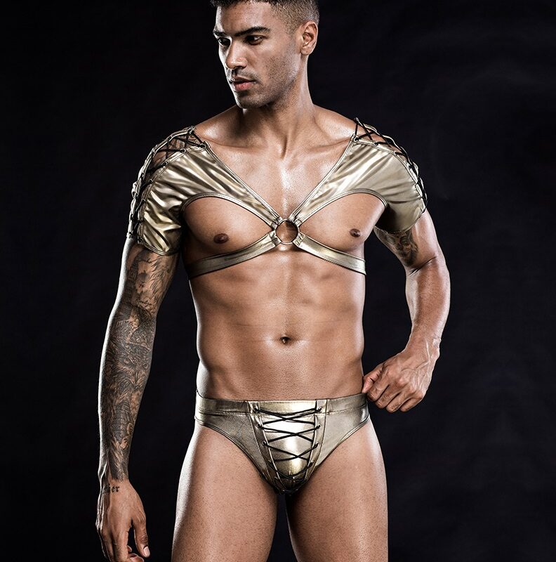 Fényes arany fűzős férfi szett. Méret:S